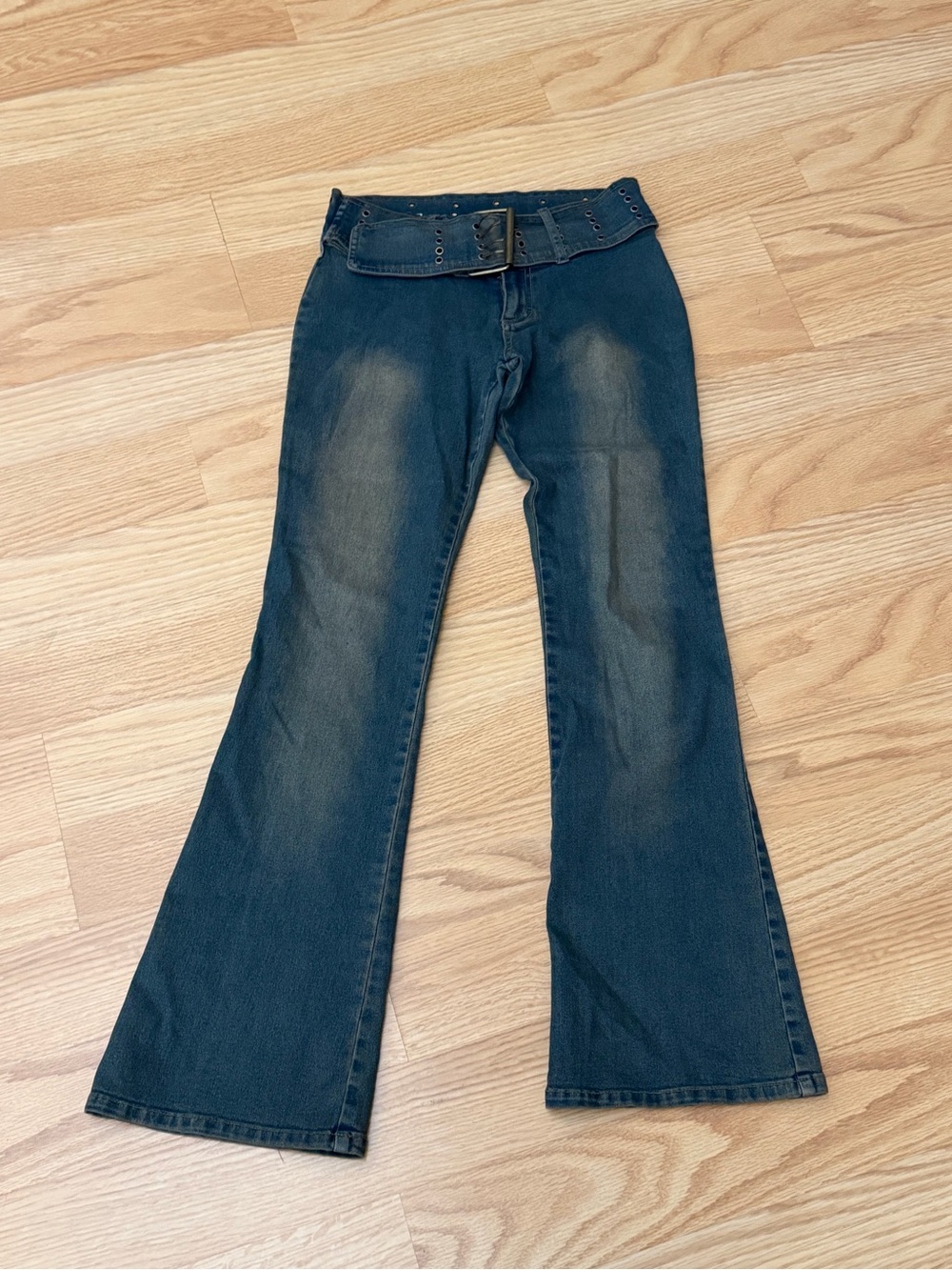 Y2K  jeans max studio low rise flare jeans with belt